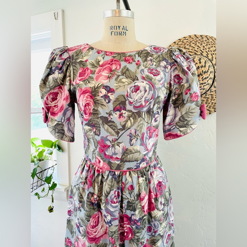 Vintage 1980’s Floral Cottage Dress Sz M